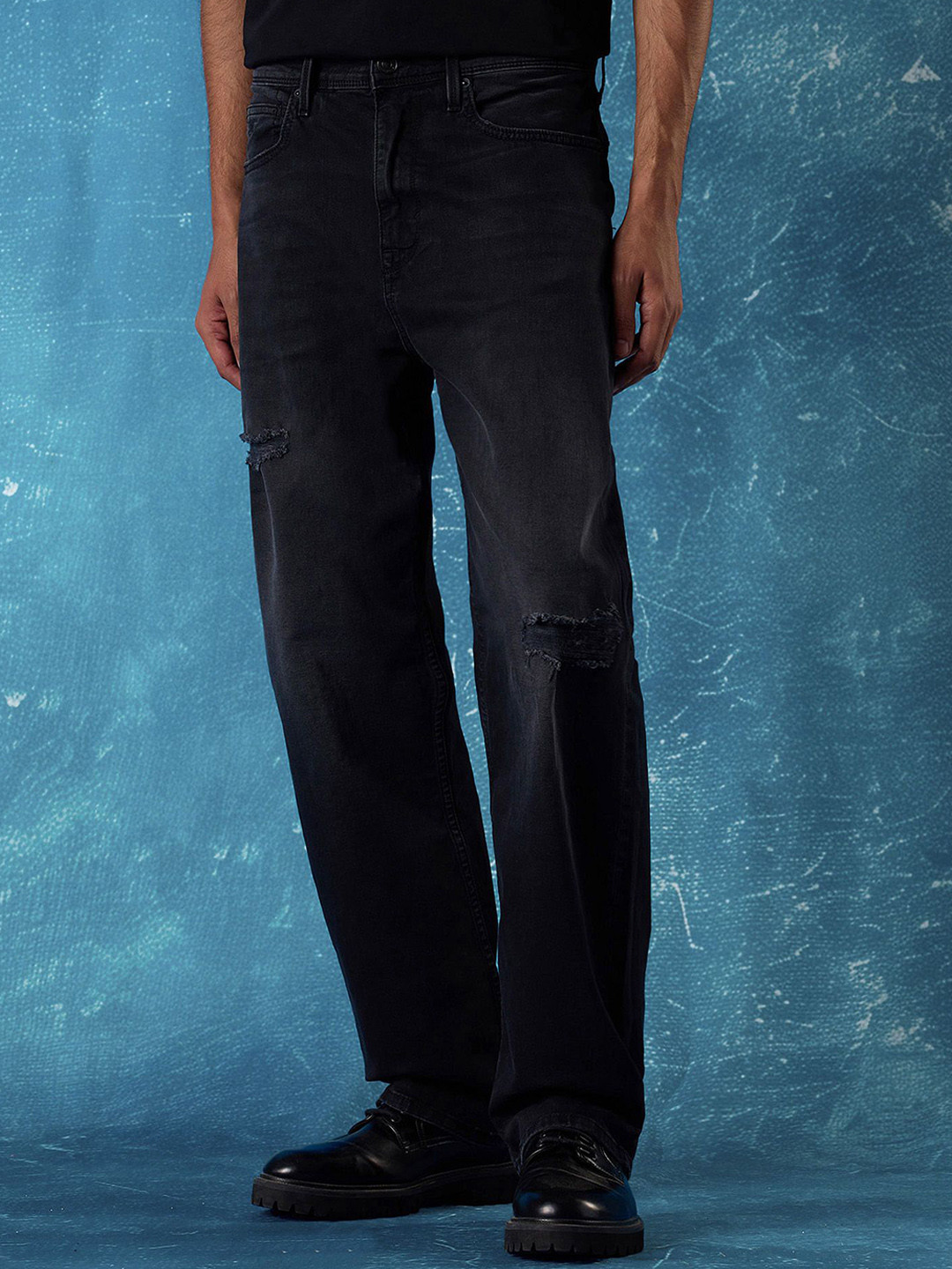 

Flying Machine Men Regular Fit Low Distress Stretchable Jeans, Black