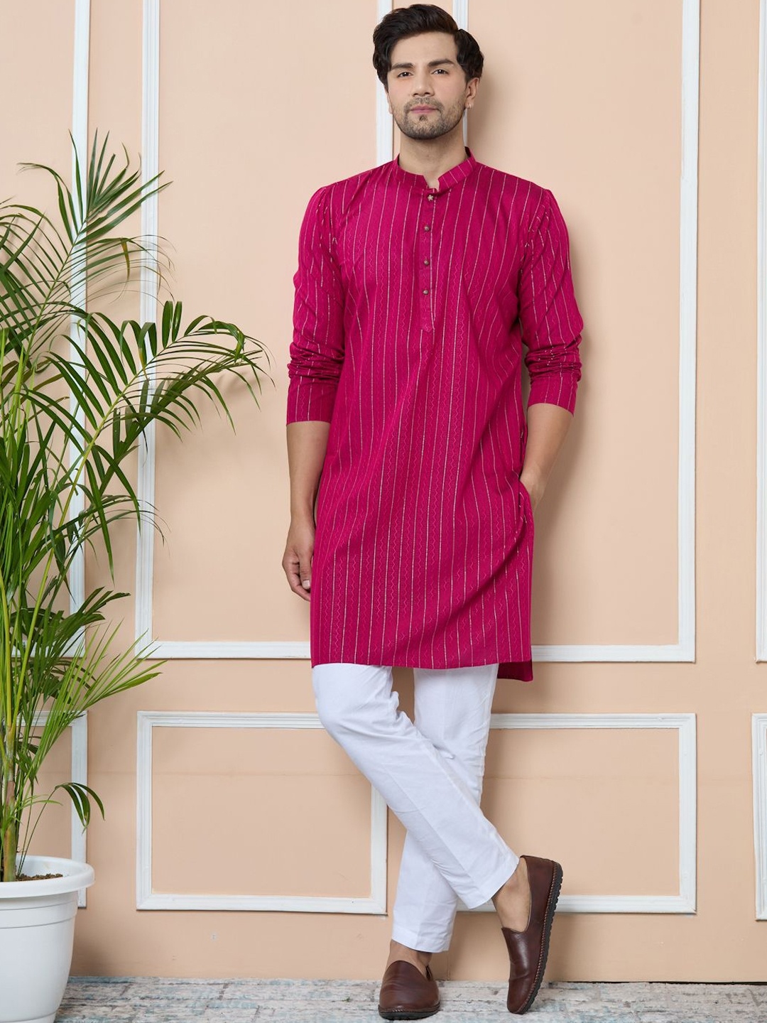 

See Designs Men Striped Mirror Work Kurta, Pink