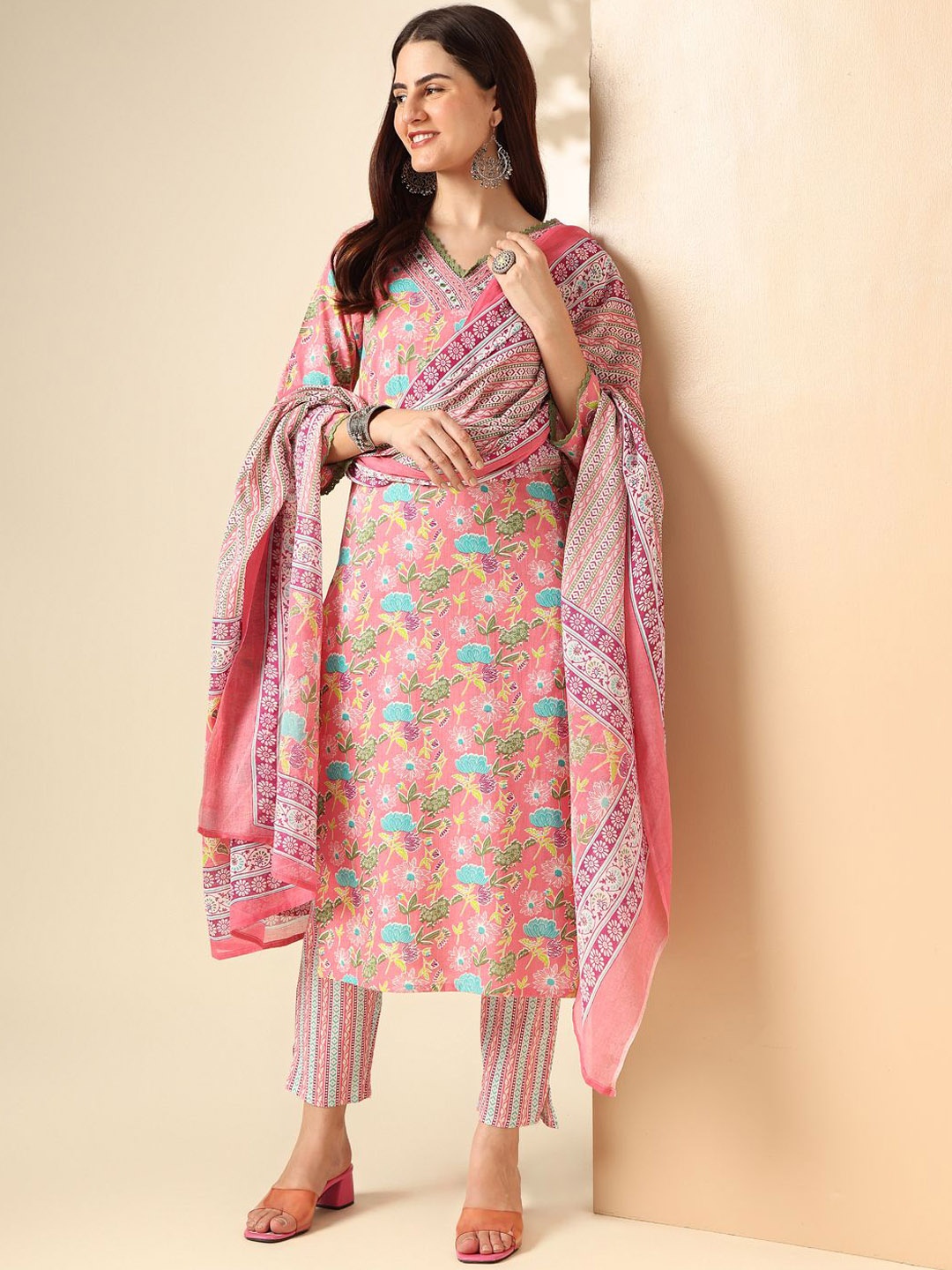 

Anouk Floral Printed Regular Pure Cotton Straight Kurta with Trousers & Dupatta, Pink