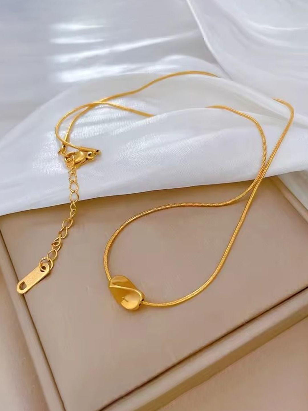 

DIVASTRI Gold-Plated Anti Tarnish Necklace