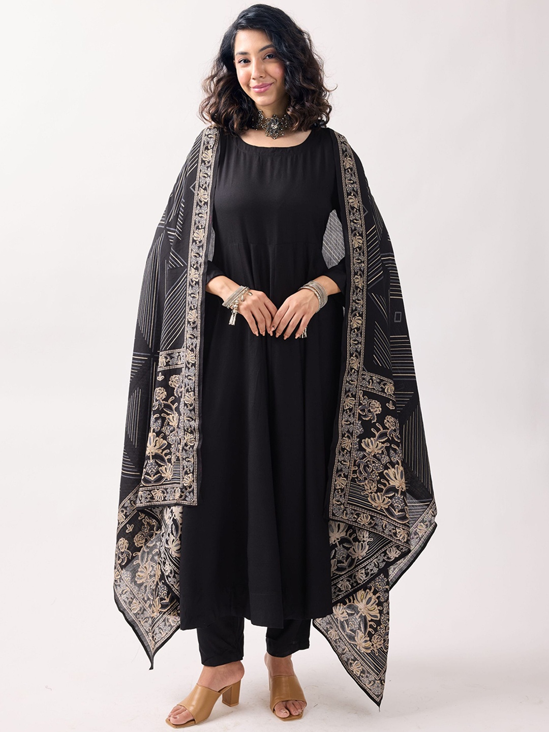 

KALINI Women Ethnic Anarkali Kurta Set with Dupatta, Black