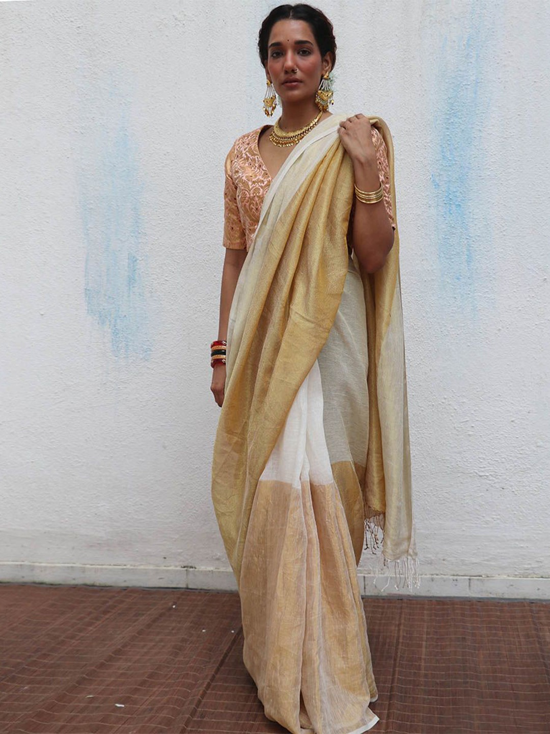 

Chidiyaa Colourblocked Zari Saree, White