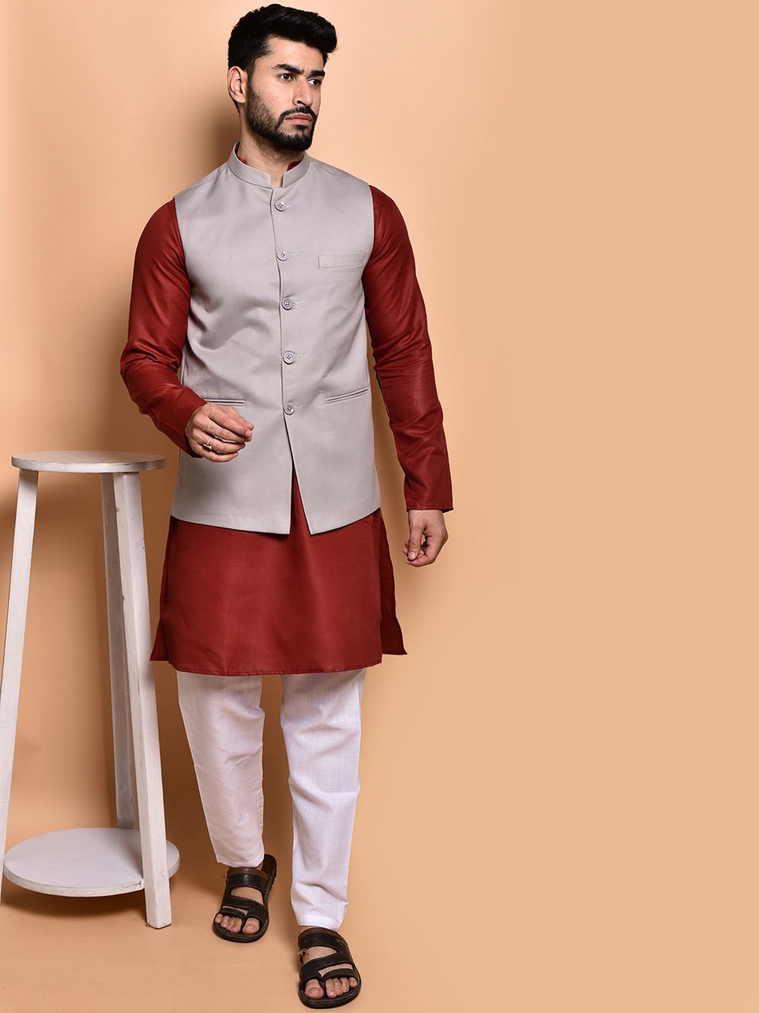 

PRINTCULTR Men Regular Pure Cotton Kurta with Trousers, Maroon