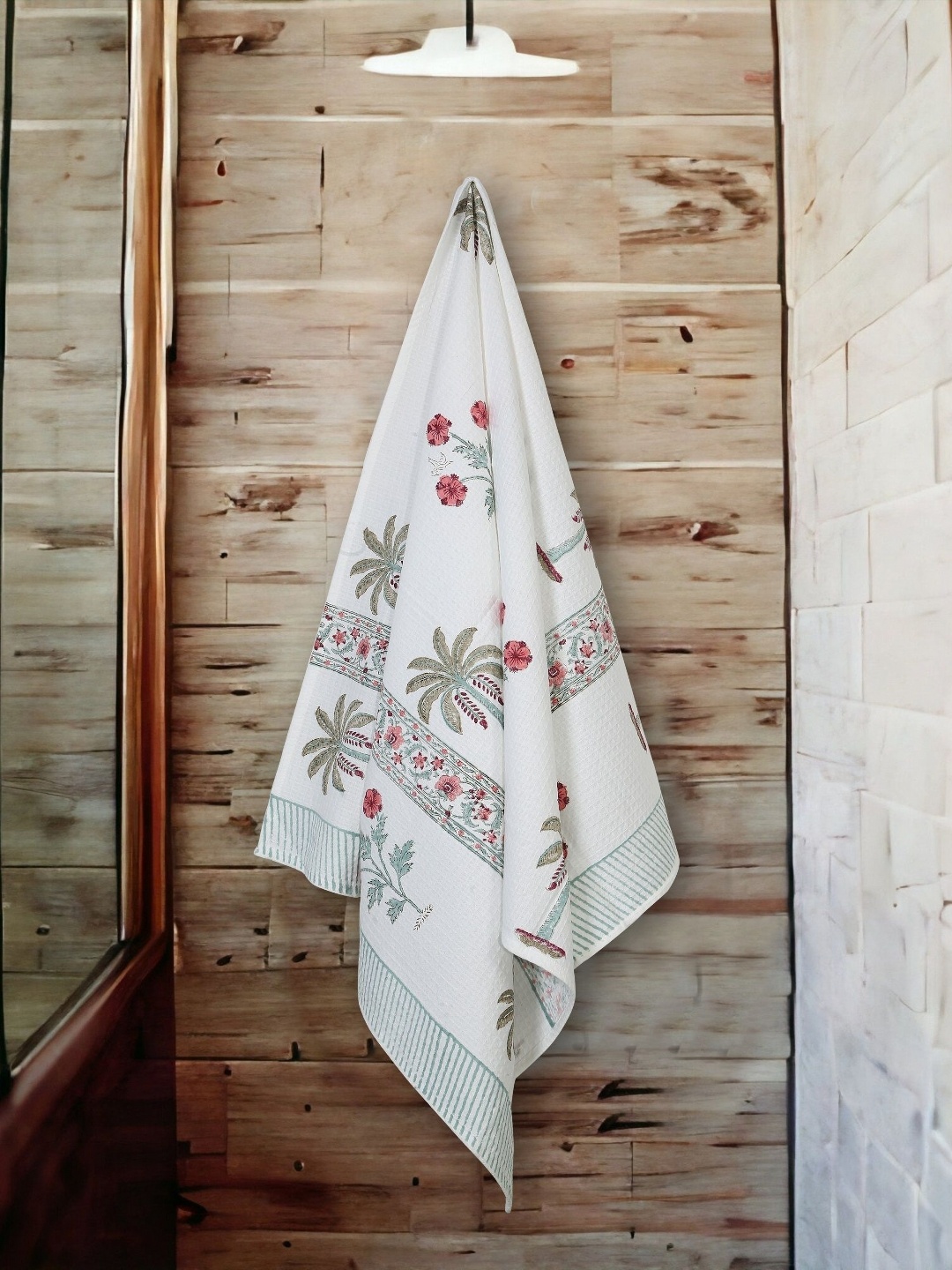 

Texstylers Green & White Printed Pure Cotton 300 GSM Bath Towel