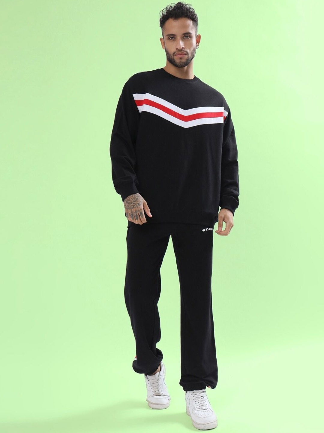 

WEARDUDS Round Neck Collar Sweatshirt With Trousers, Black
