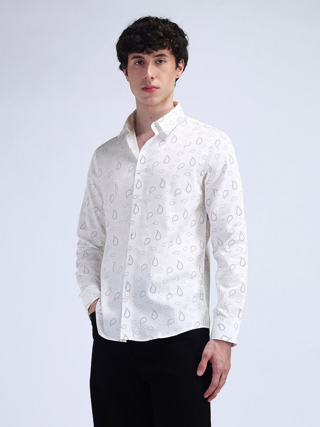 

Flying Machine Men Modern Slim Fit Floral Opaque Printed Casual Shirt, White