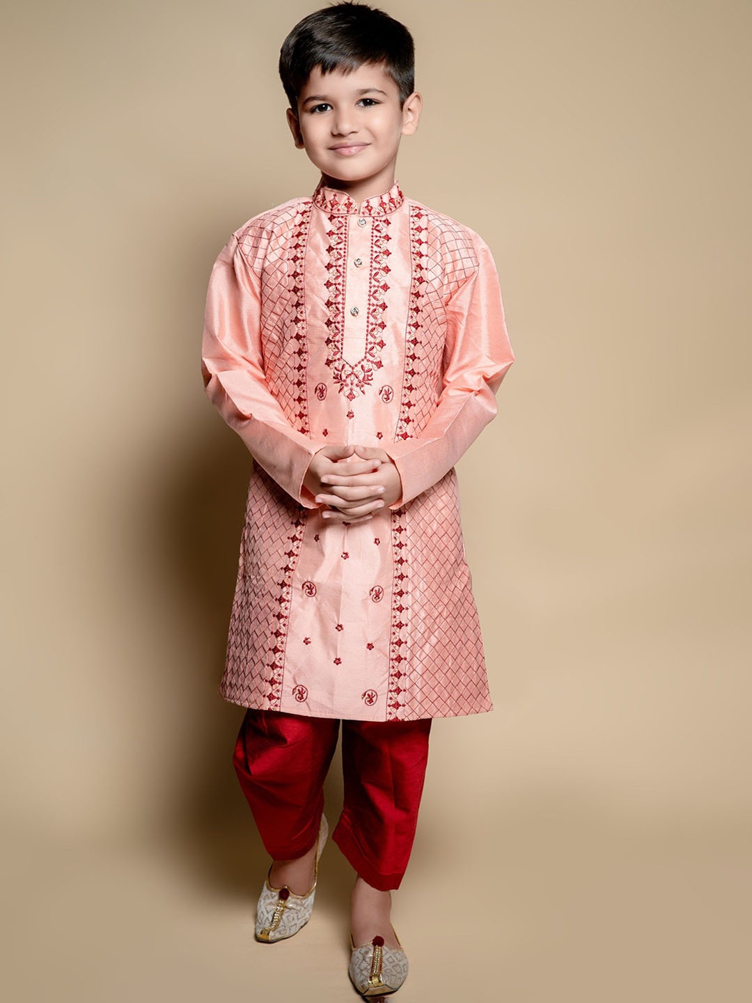 

NFC CREATION Boys Ethnic Motifs Embroidered Regular Thread Work Dupion Silk Kurta with Patiala, Peach