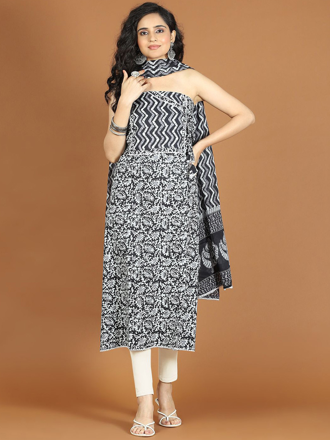 

Meena Bazaar Printed Unstitched Dress Material, Black