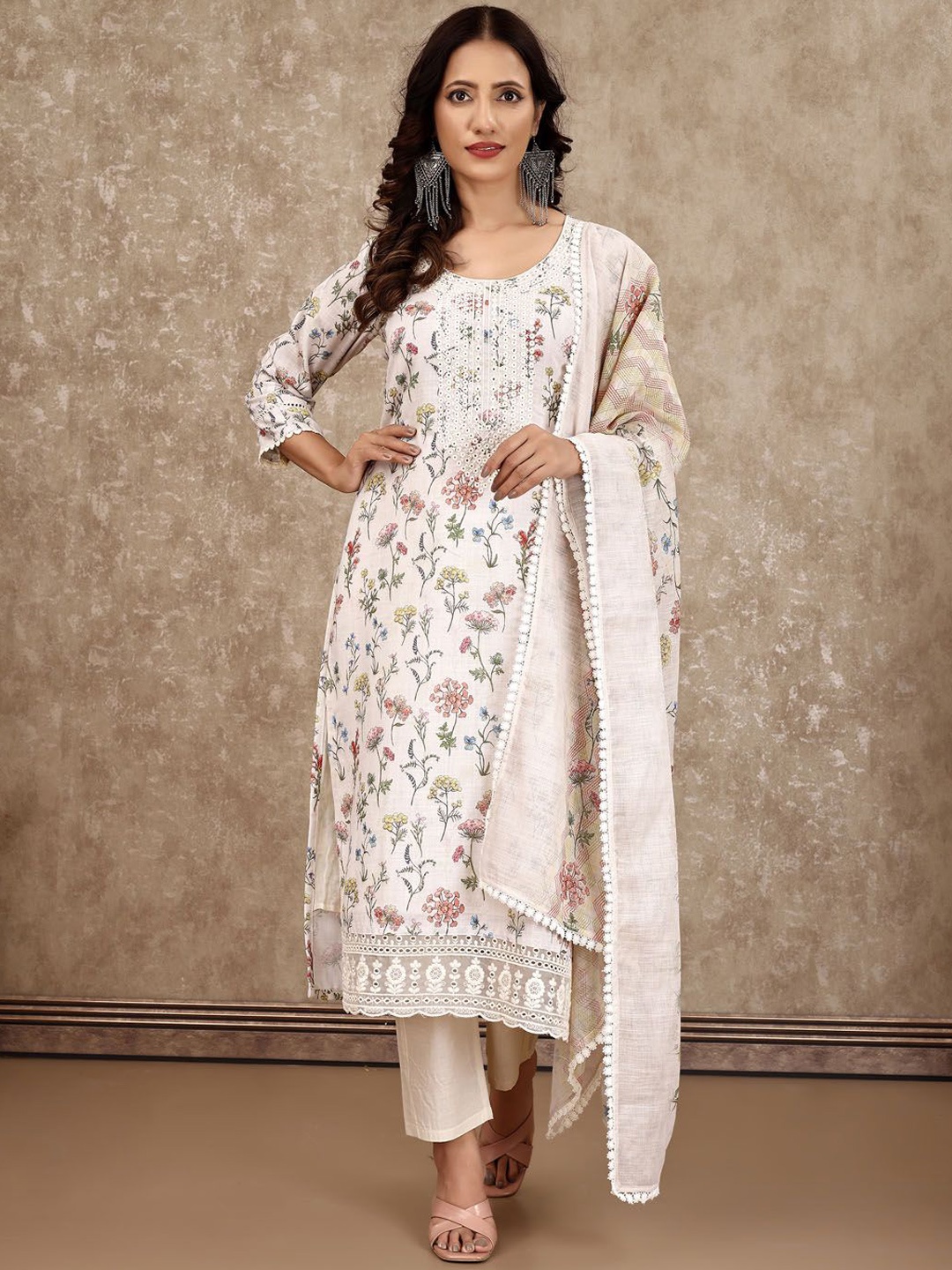 

Meena Bazaar Floral Printed Thread Work Kurta with Trousers & Dupatta, Cream