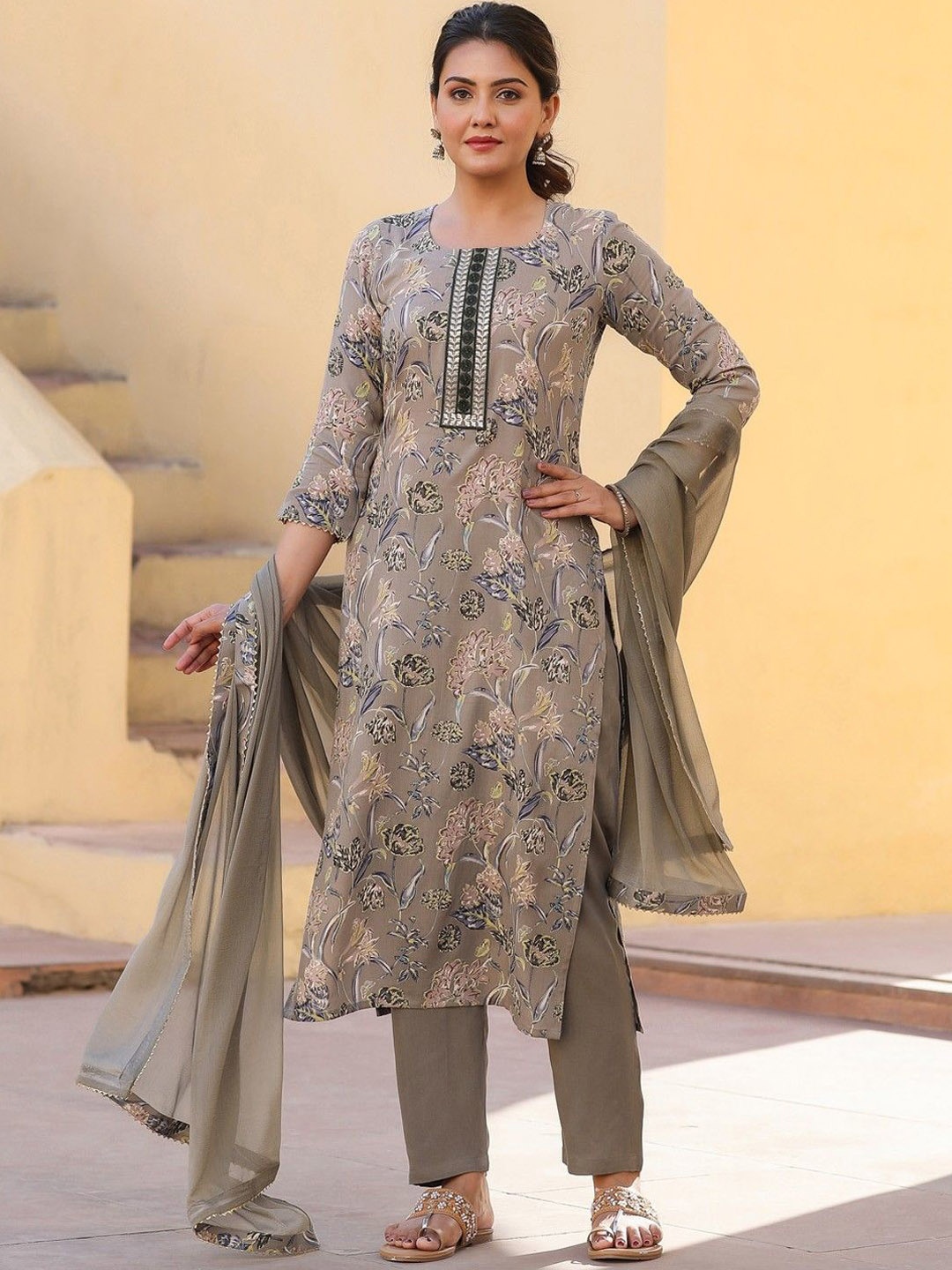 

GoSriKi Women Ethnic Motifs Printed Regular Sequinned Kurta with Trousers & With Dupatta, Grey