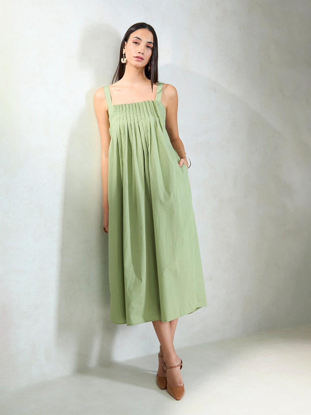 

Virgio Women Cotton Square Neck Midi Length Solid Sleeveless Dress, Green