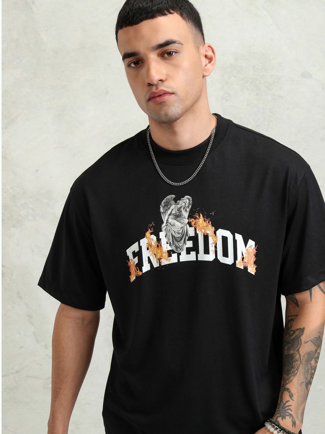 

HIGHLANDER Men Printed Round Neck T-shirt, Black