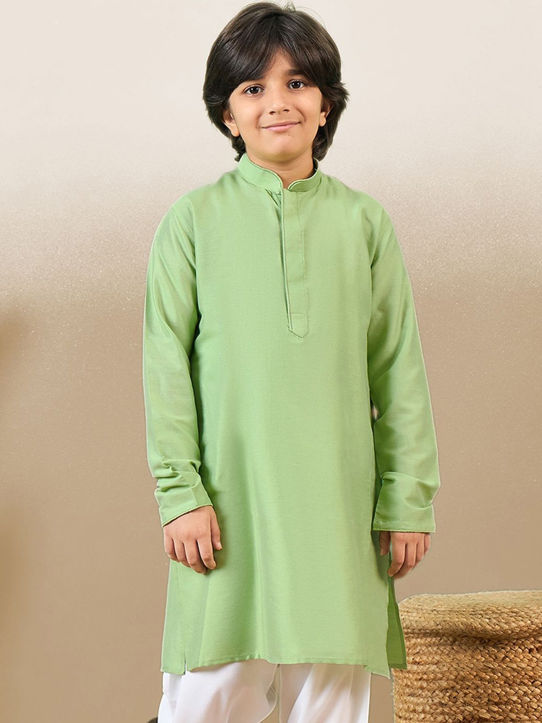 

Here&Now X Sanwara Boys Mandarin Collar Straight Kurta, Green