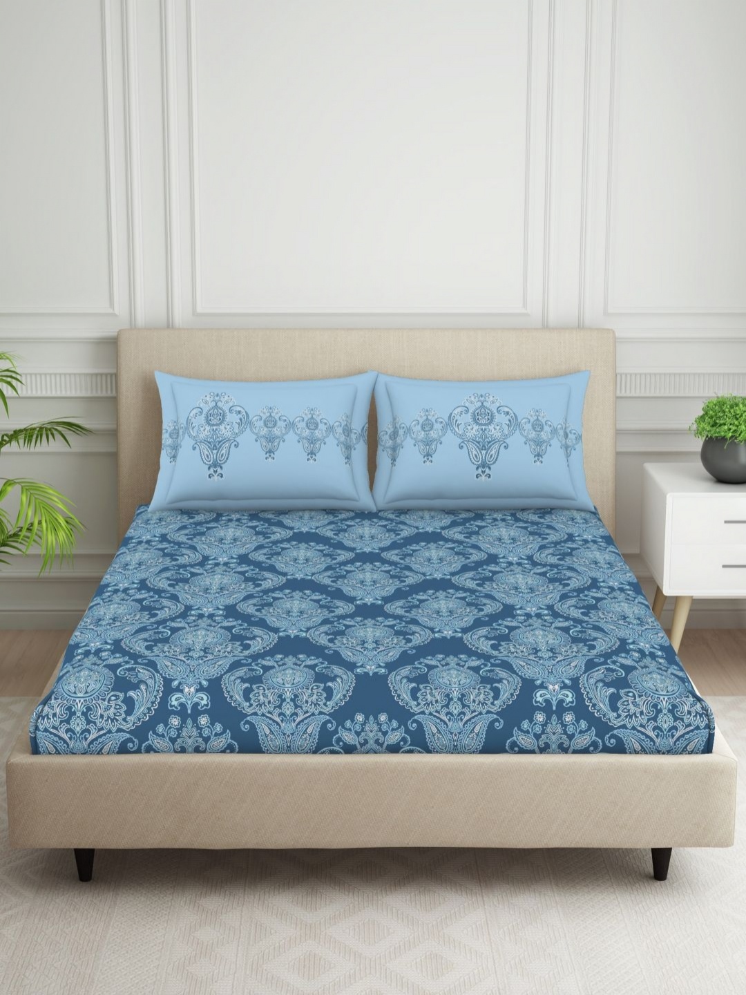 

SPACES Blue & White Ethnic Motifs Printed Cotton 130 TC Queen Bedsheet & 2 Pillow Covers