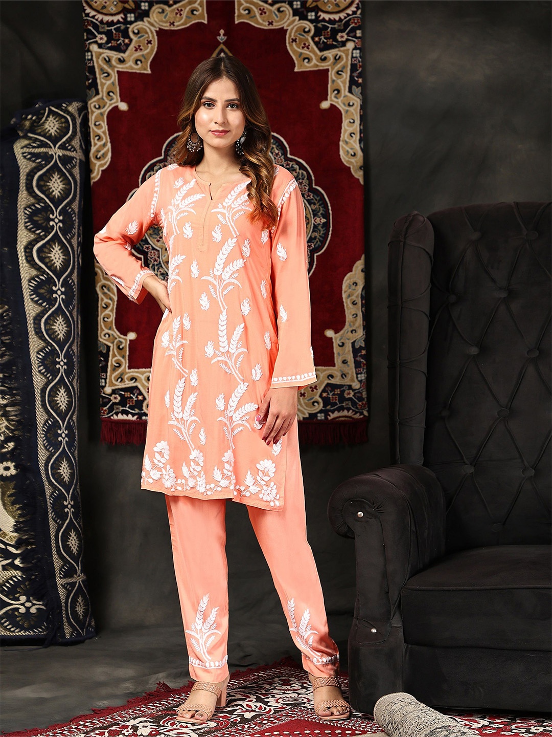 

HOUSE OF KARI Floral Embroidered Notch Neck Chikankari Straight Kurta with Trousers, Peach