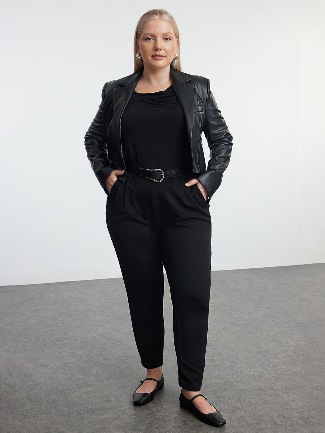 

Trendyol Women Pleated Trousers, Na