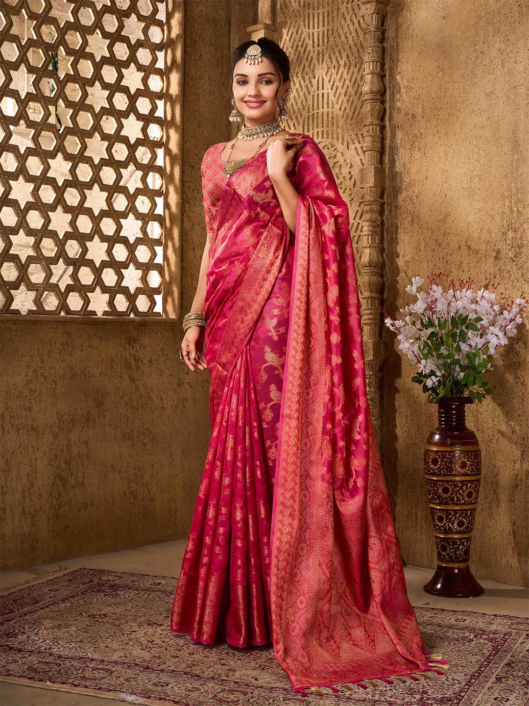 

Mitera Woven Design Zari Organza Banarasi Saree, Magenta