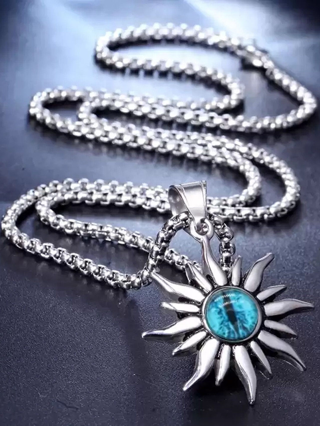 

Heer Collection Silver-Plated Contemporary Pendants with Chains