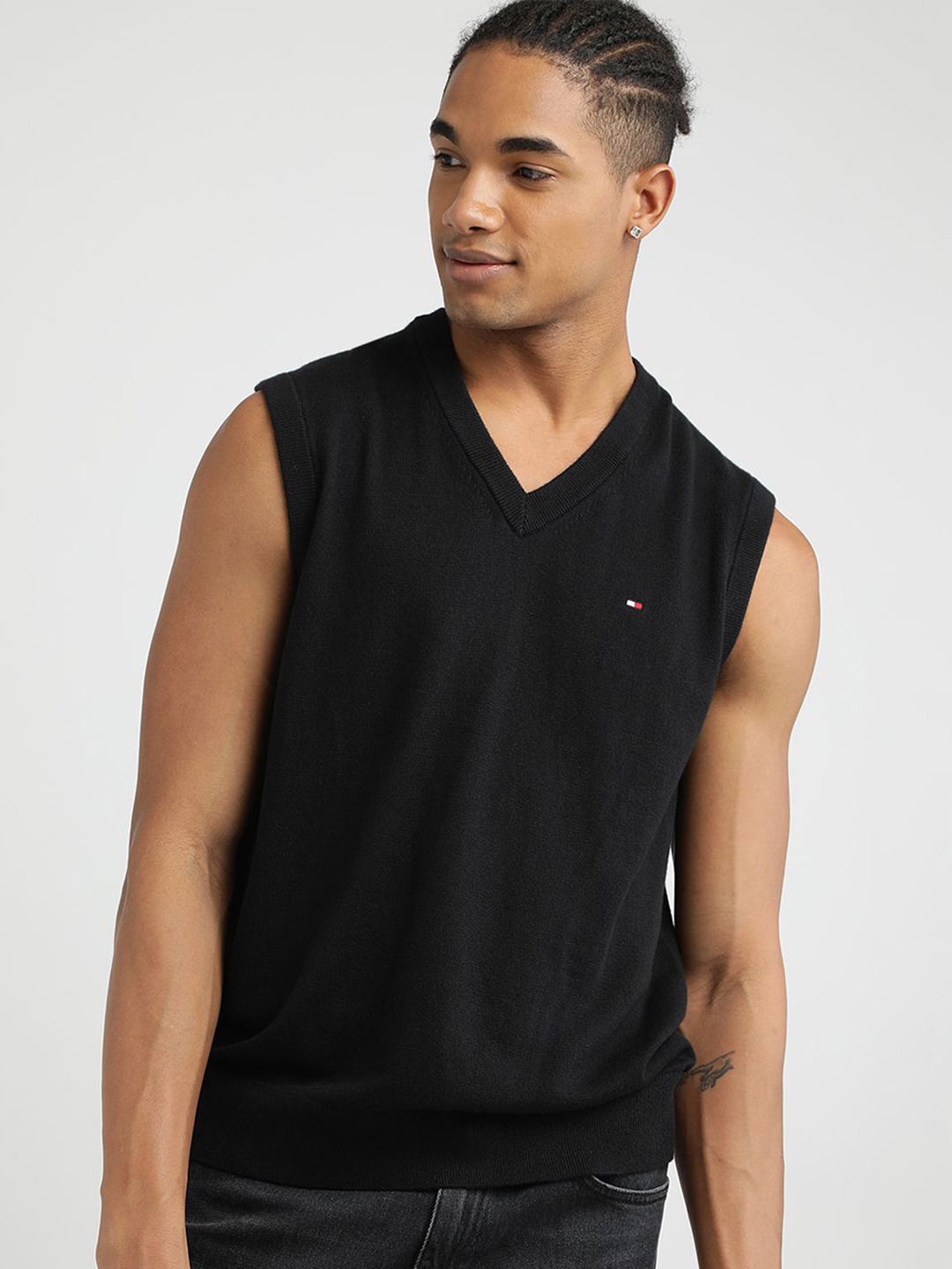 

Tommy Hilfiger Men Sweater Vest, Black