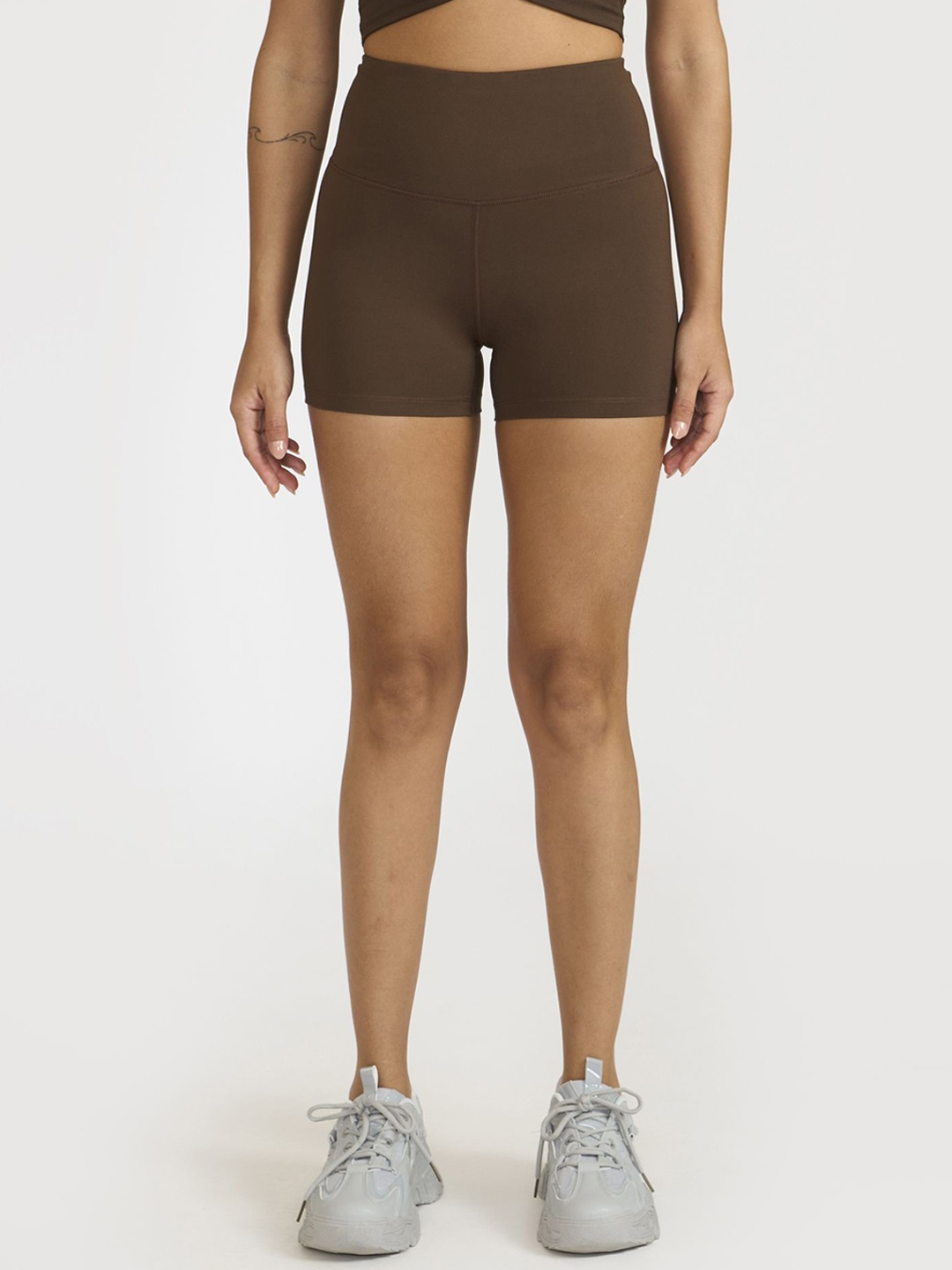 

Hunnit High Waist Quad Length Workout Shorts, Brown