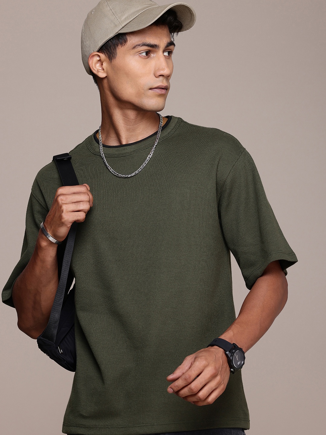 

The Roadster Life Co. Self Design Relaxed Fit Drop-Shoulder Sleeves T-shirt, Olive