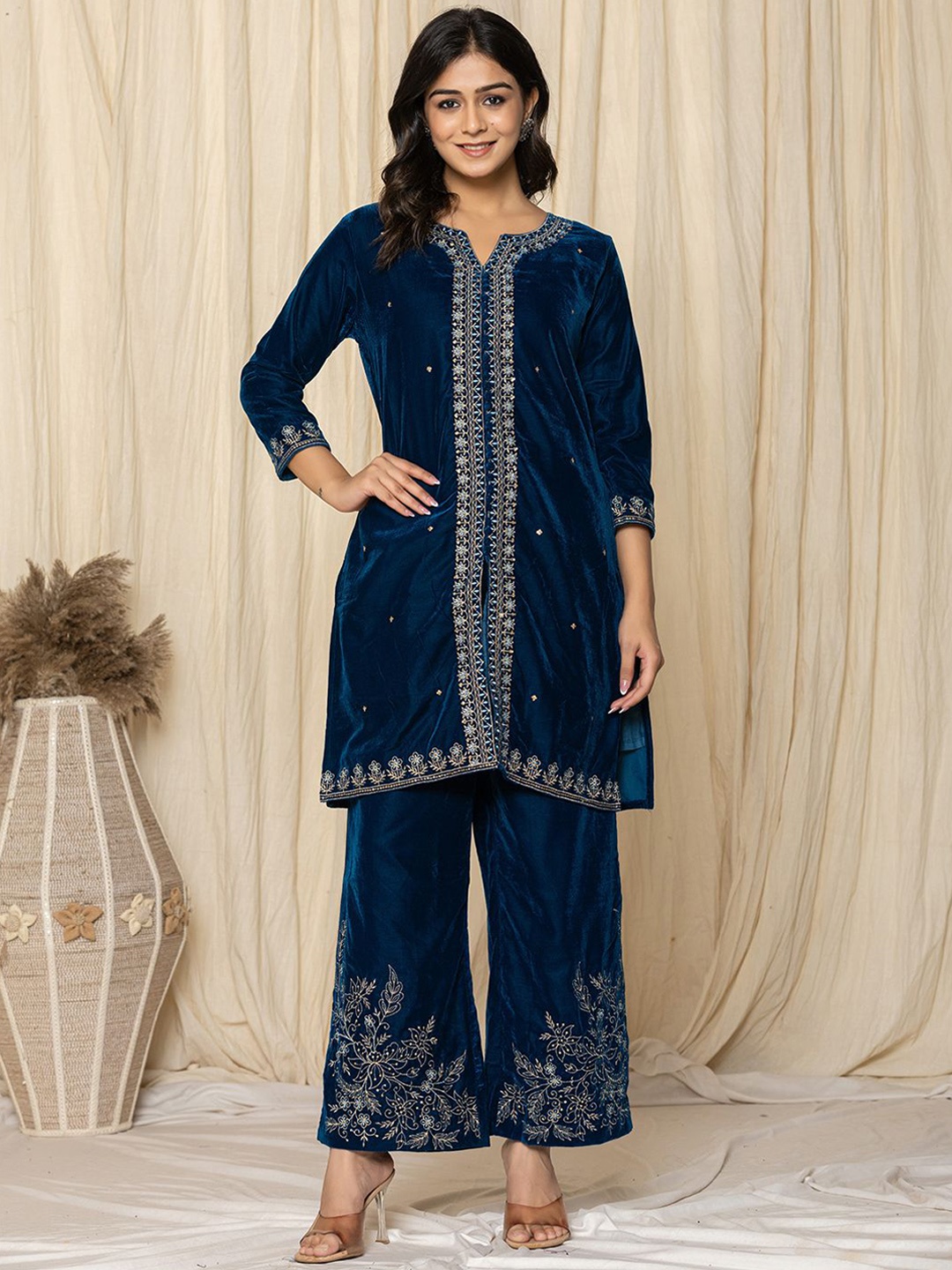 

Yufta Floral Embroidered Notched Round Neck Velvet Tunic With Palazzos, Blue