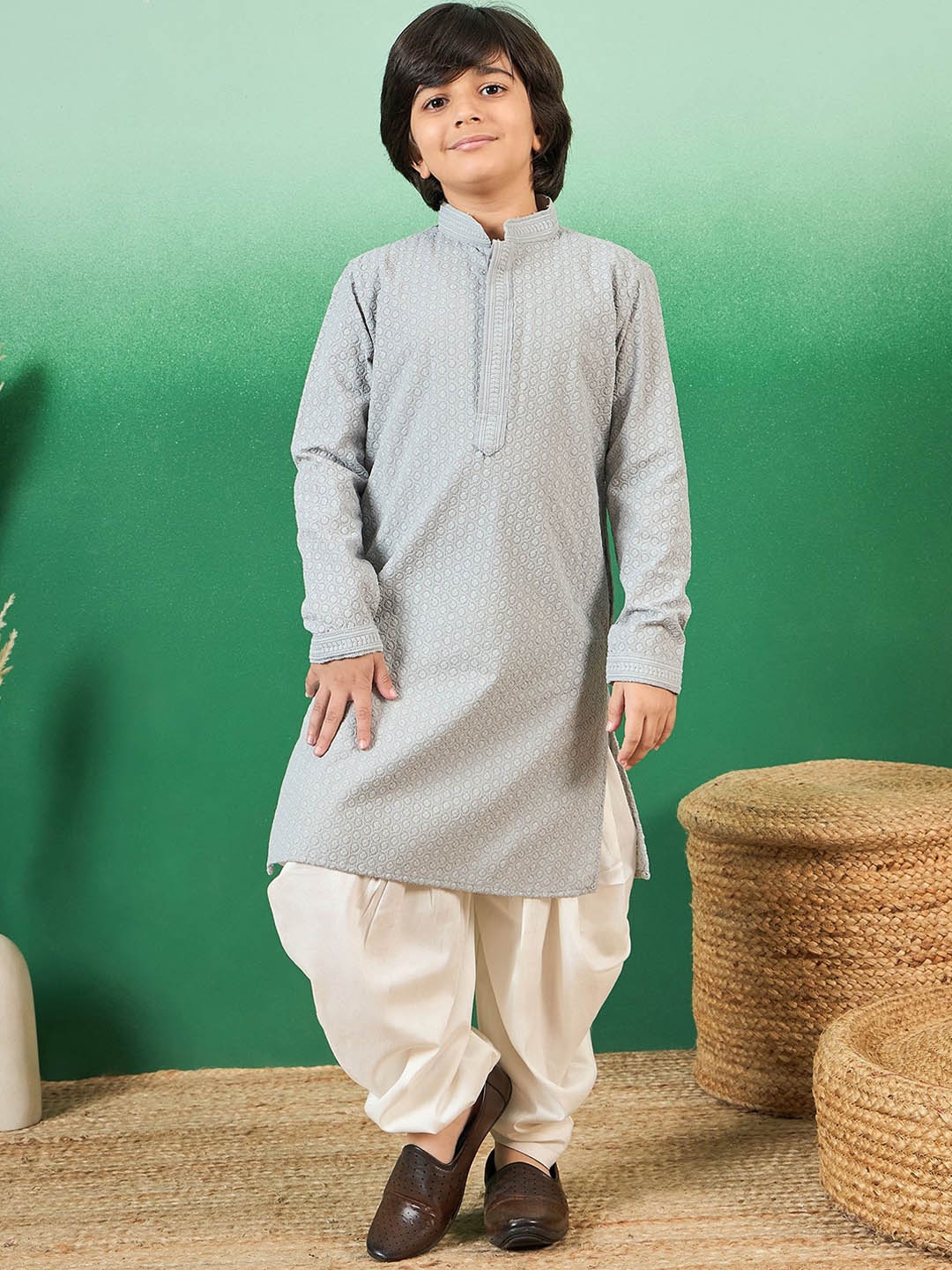 

Sangria Boys Chikankari Embroidered Kurta & Patiala Set, Grey