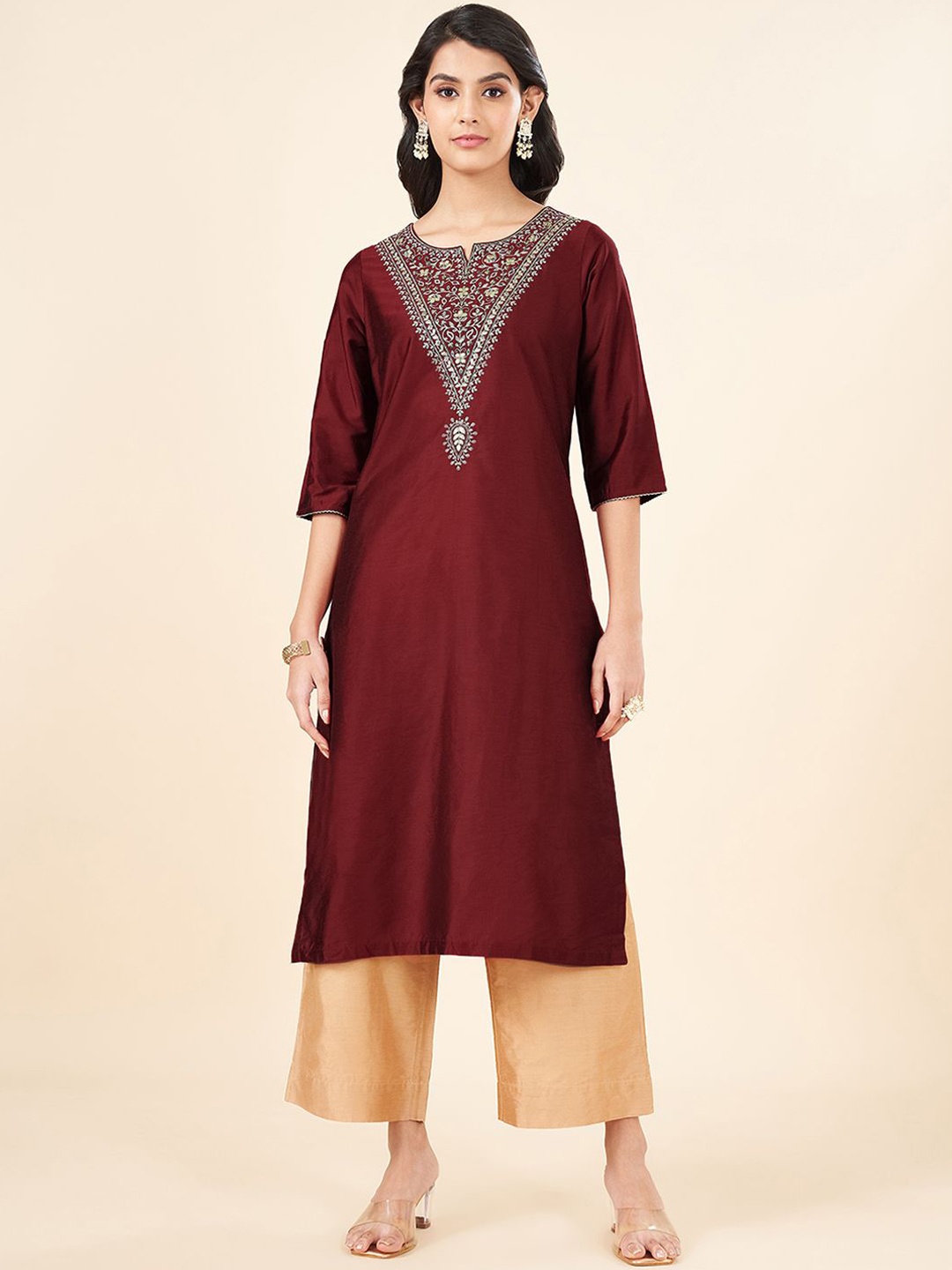 

RANGMANCH BY PANTALOONS Floral Embroidered Sequinned Straight Kurta, Red