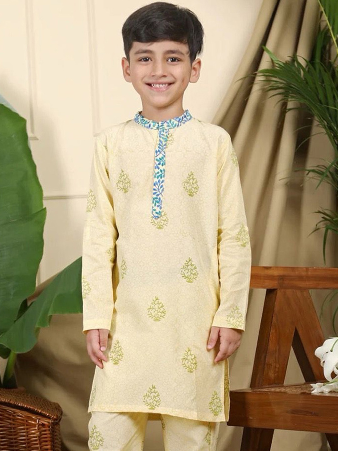 

Miko Lolo Boys Floral Printed Mandarin Collar Pure Cotton Straight Kurta, Cream