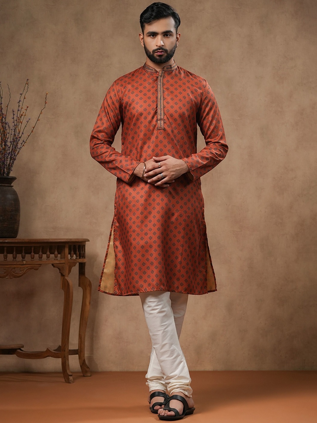 

Ethnic India Geometric Printed Mandarin Collar Straight Kurta, Orange