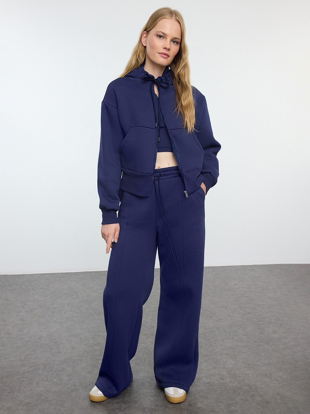 

Trendyol Hoody Jacket Tracksuit, Navy blue