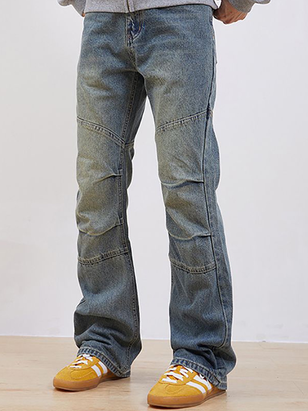 

StyleCast x Revolte Men Flared Light Fade Stretchable Jeans, Blue