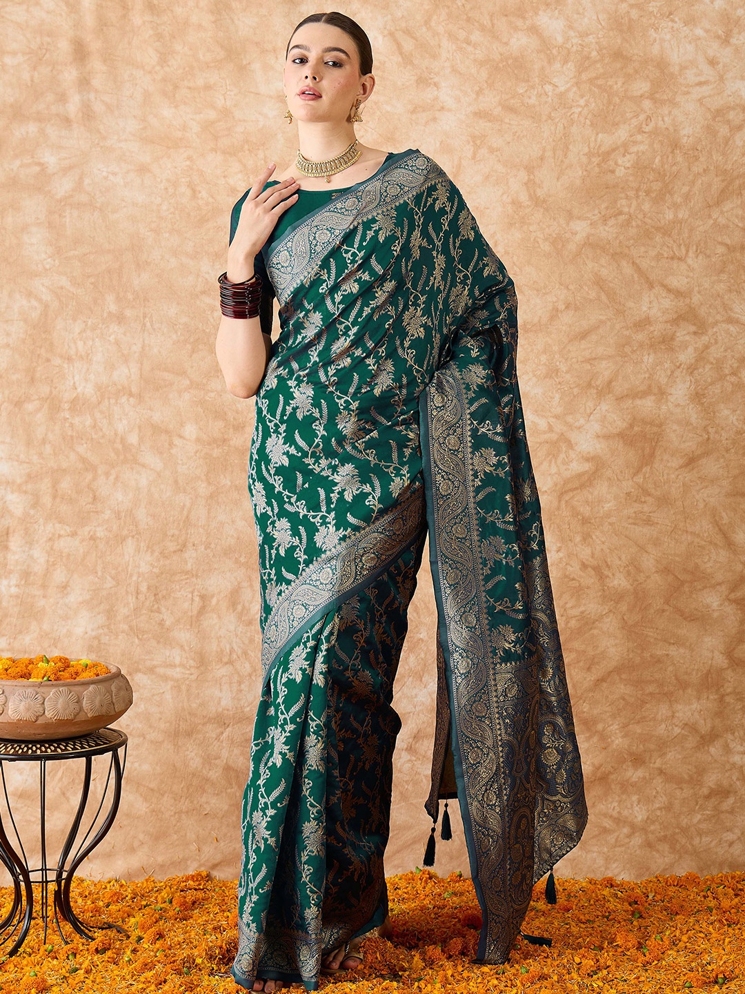 

Sangria Woven Design Banarasi Saree With Blouse Piece, Green