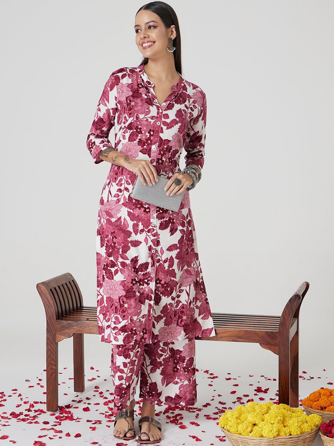 

VESH Floral Printed Mandarin Collar A-Line Kurta with Palazzos, Burgundy