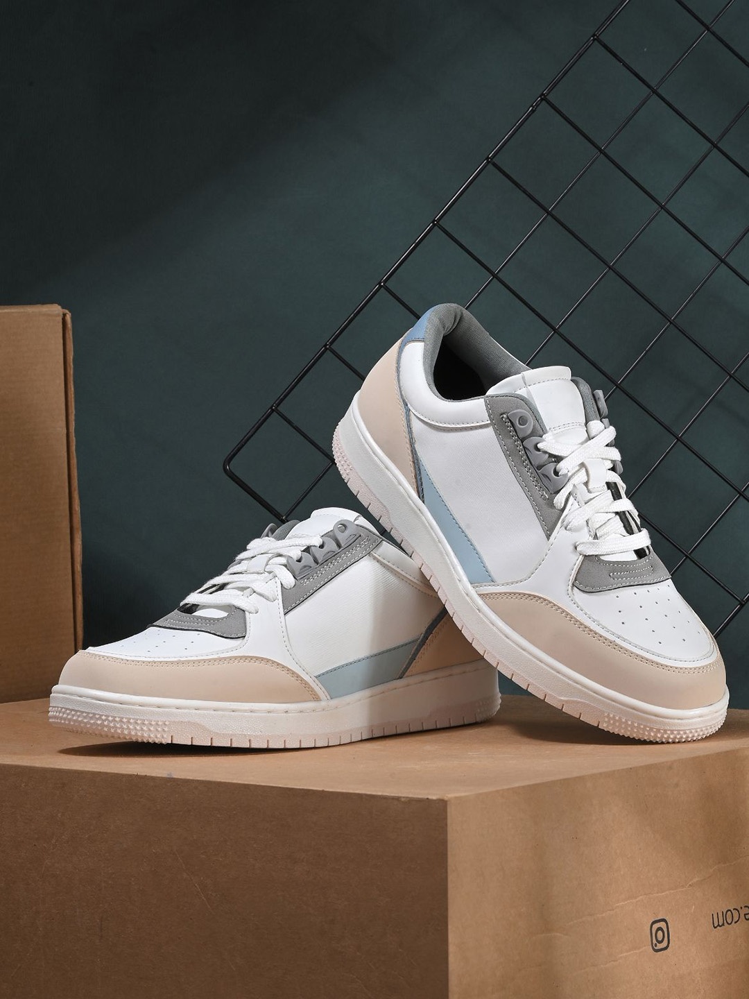 

Mast & Harbour Men Sneakers, White