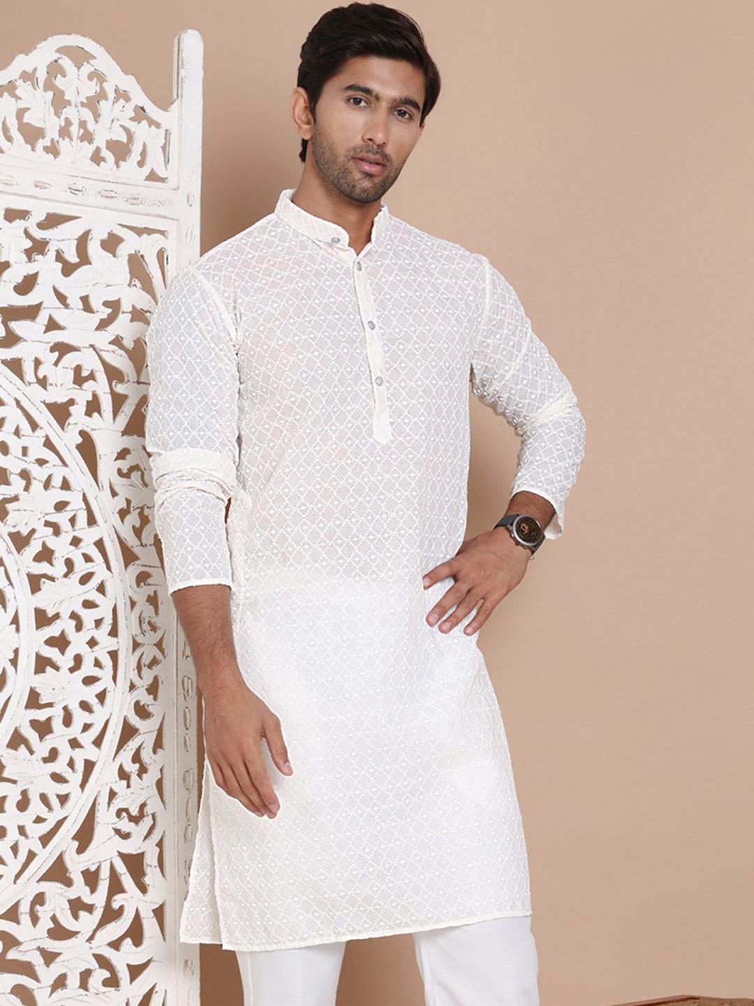 

Anouk Men Geometric Embroidered Chikankari Kurta, Off white