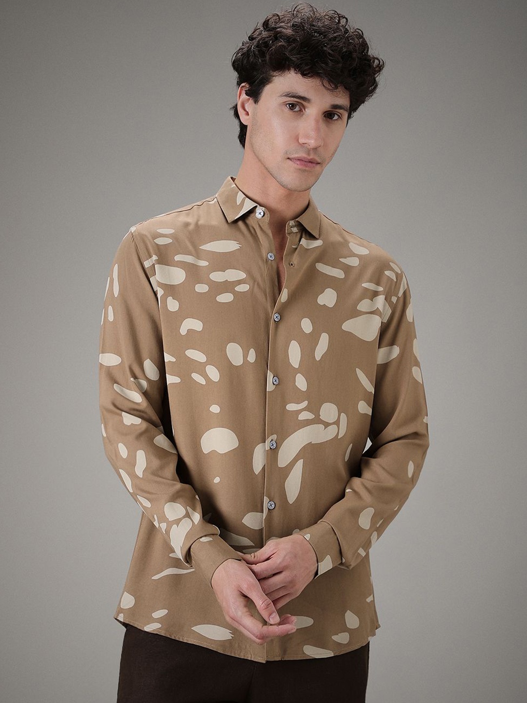 

Banana Club Men Classic Slim Fit Opaque Printed Casual Shirt, Coffee brown