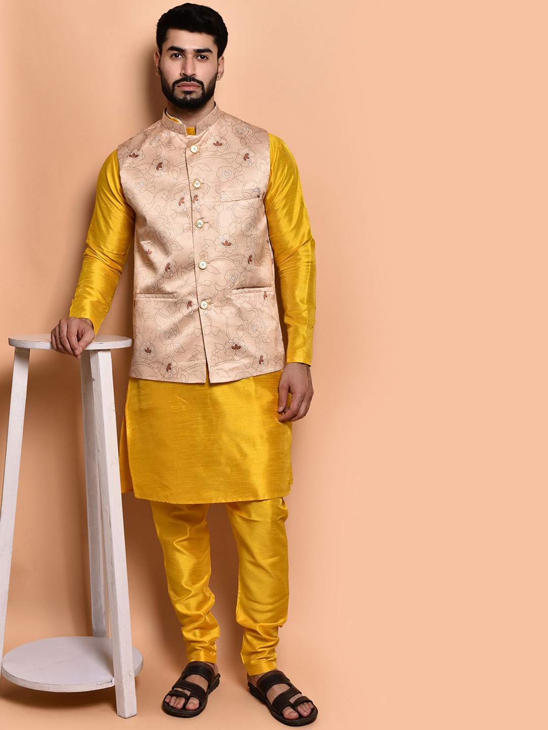 

PRINTCULTR Men Regular Pure Silk Kurta with Trousers, Yellow