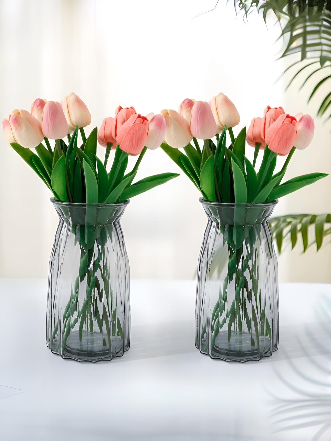 

The Better Home Grey 2 Pieces Glass Vases