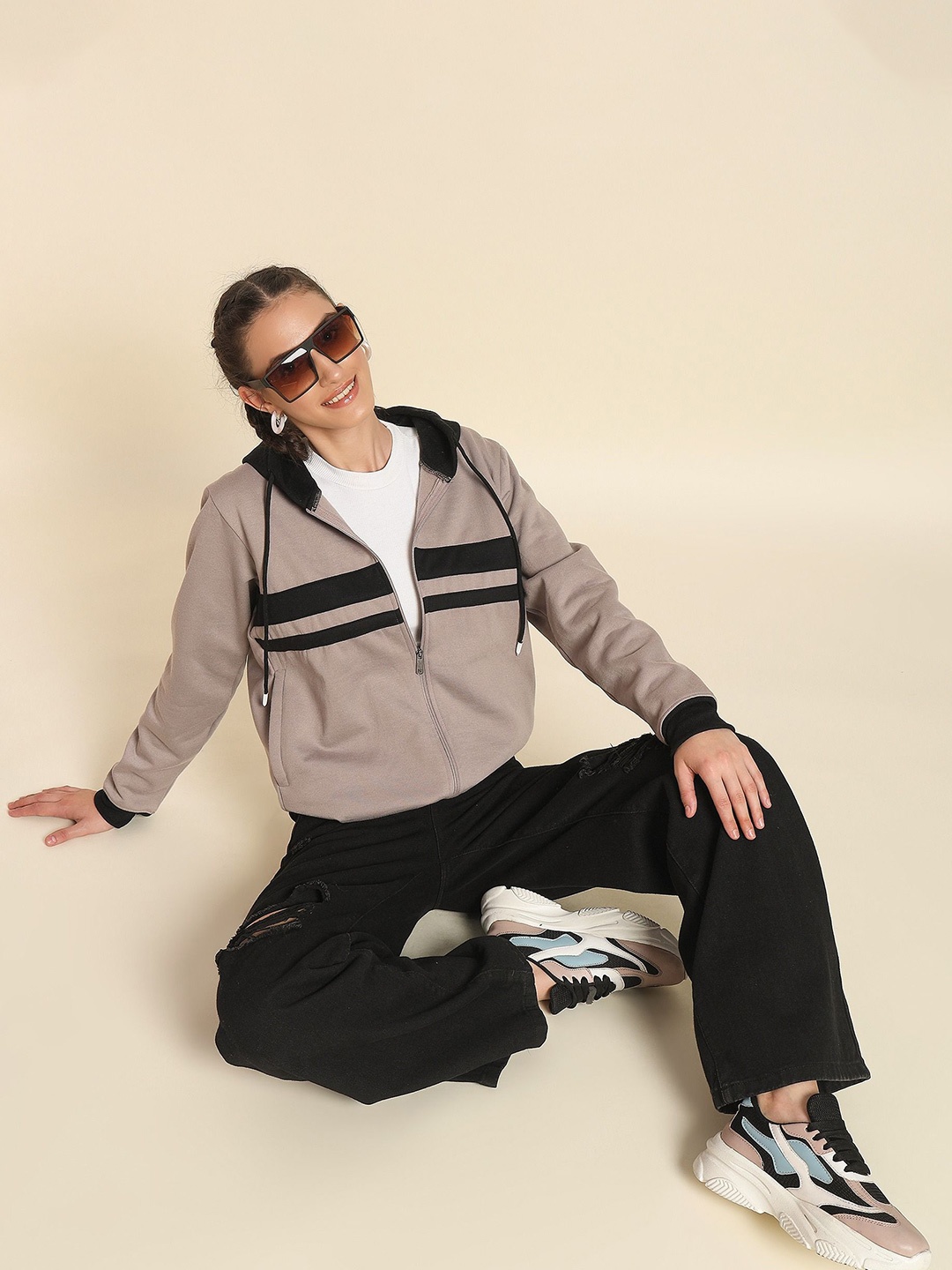 

Dogman Women Colourblocked Hooded Sweatshirt, Black