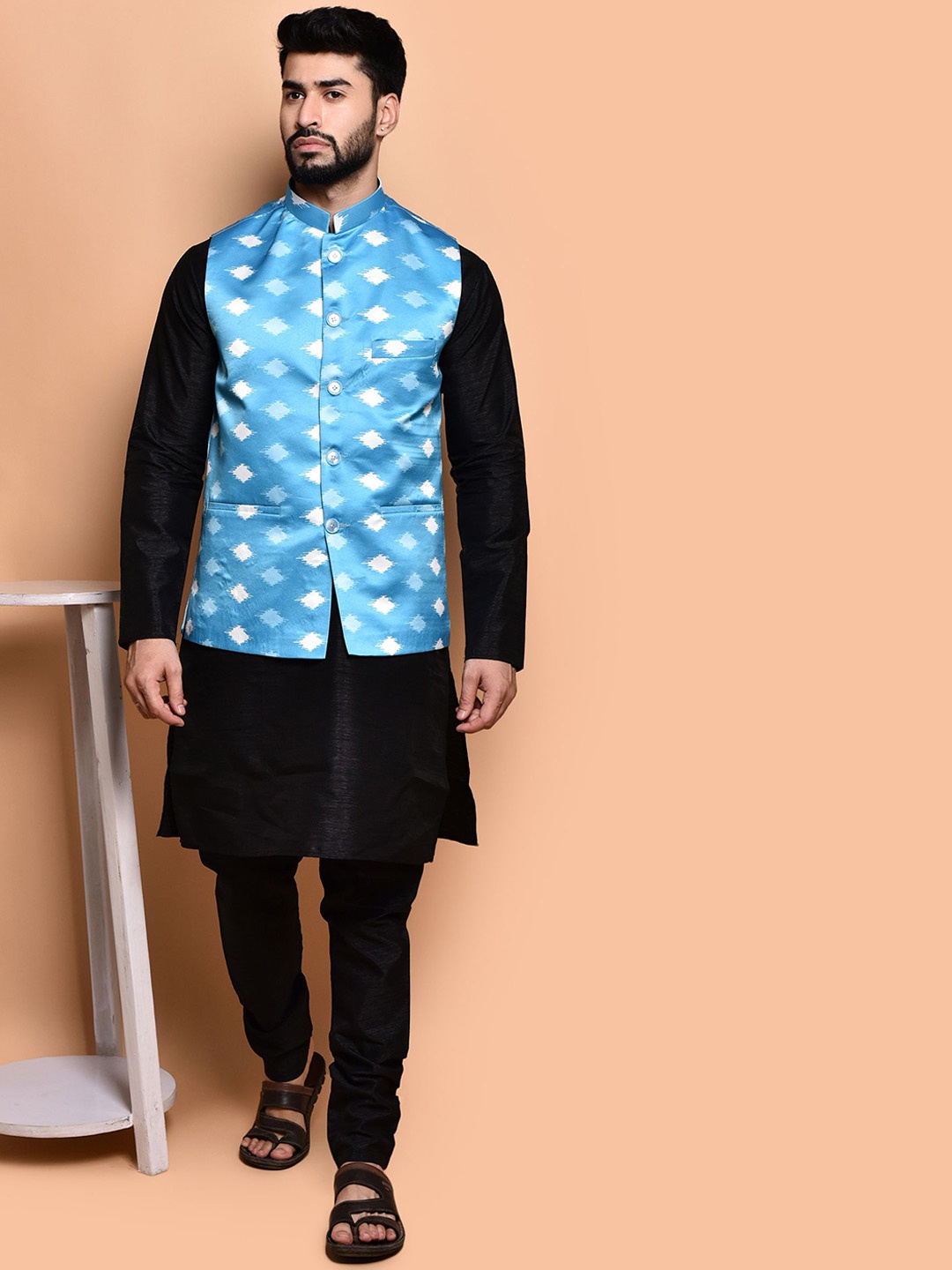 

PRINTCULTR Men Regular Pure Silk Kurta with Trousers, Black