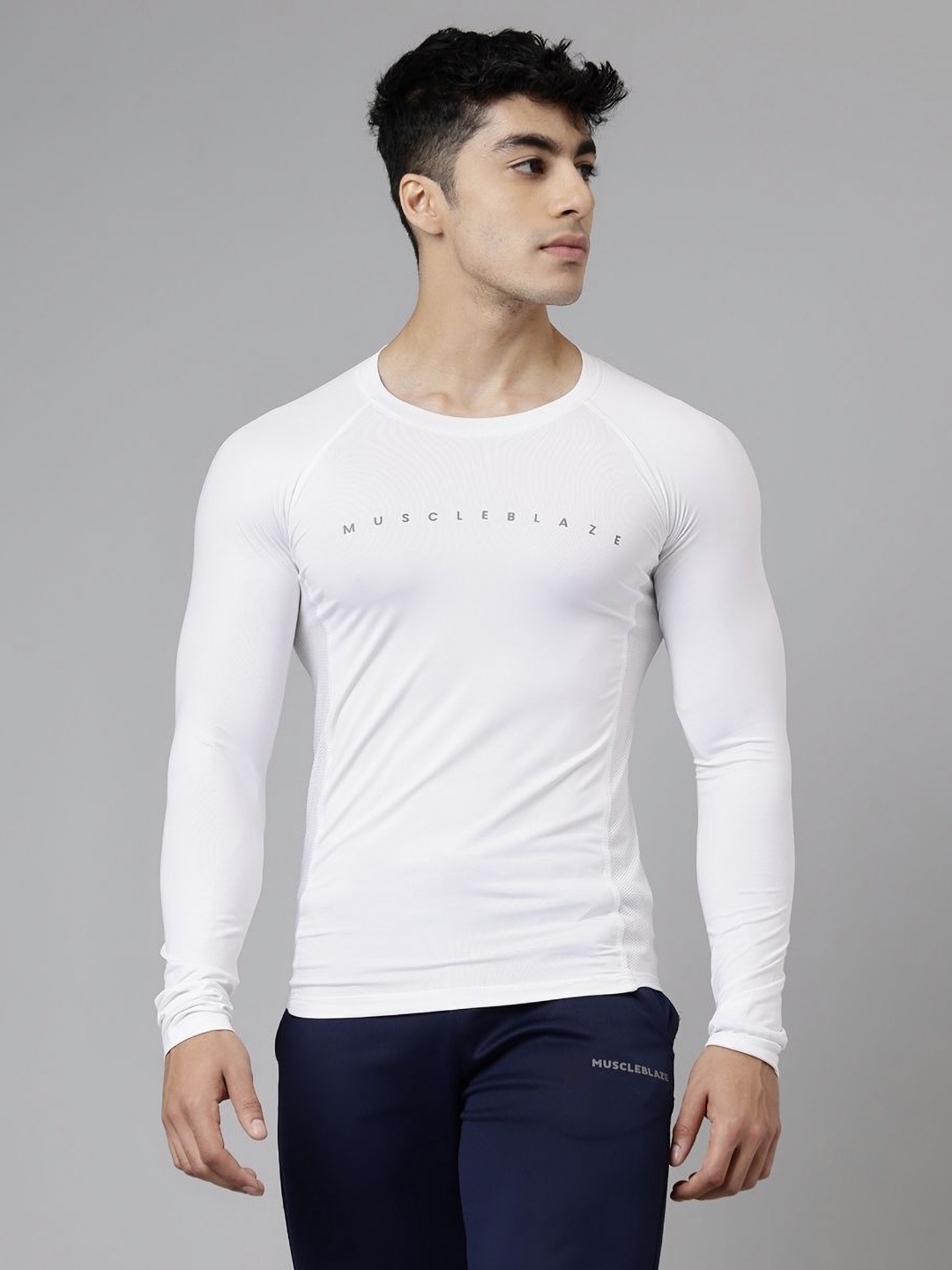 

MuscleBlaze Men Round Neck Compression T-shirt, White