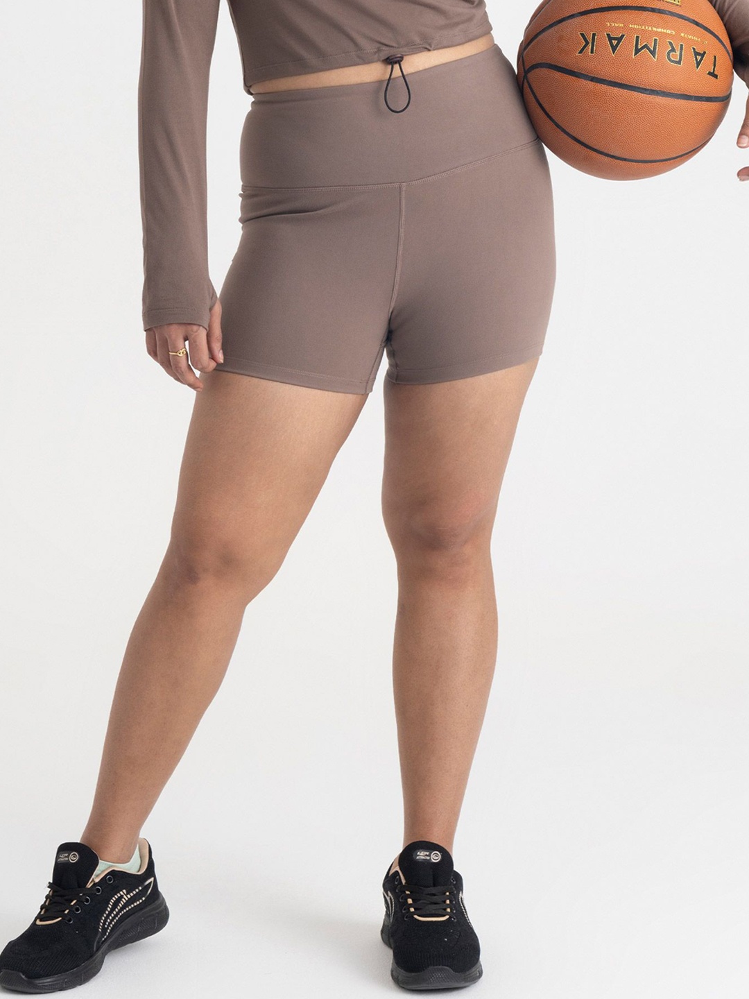 

Hunnit High Waist Quad Length Workout Shorts, Brown