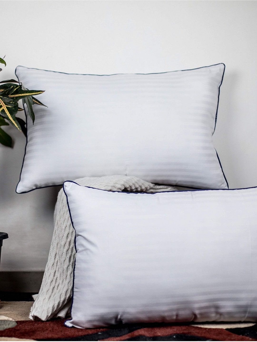 

Vendola White & Blue 2 Pieces Striped Rectangle Cushion Covers