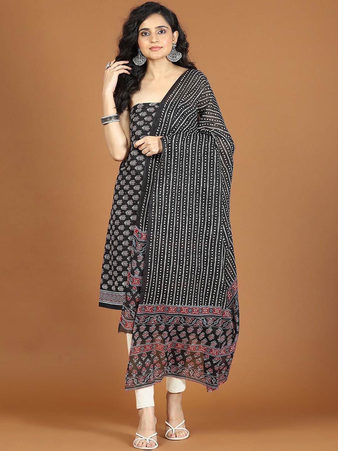 

Meena Bazaar Printed Unstitched Dress Material, Black