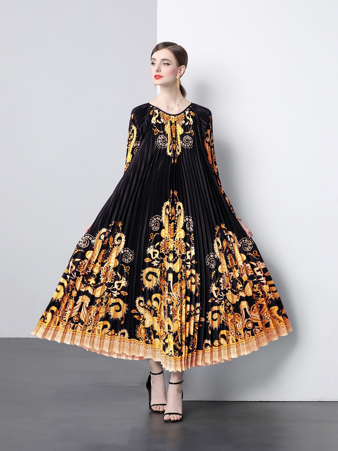

JC Collection Women Floral Print Tie-Up Neck Maxi Dress, Yellow