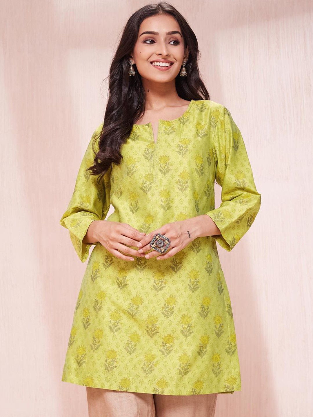 

Fabindia Floral Printed Notch Neck Regular Cotton Silk Straight Kurti, Green