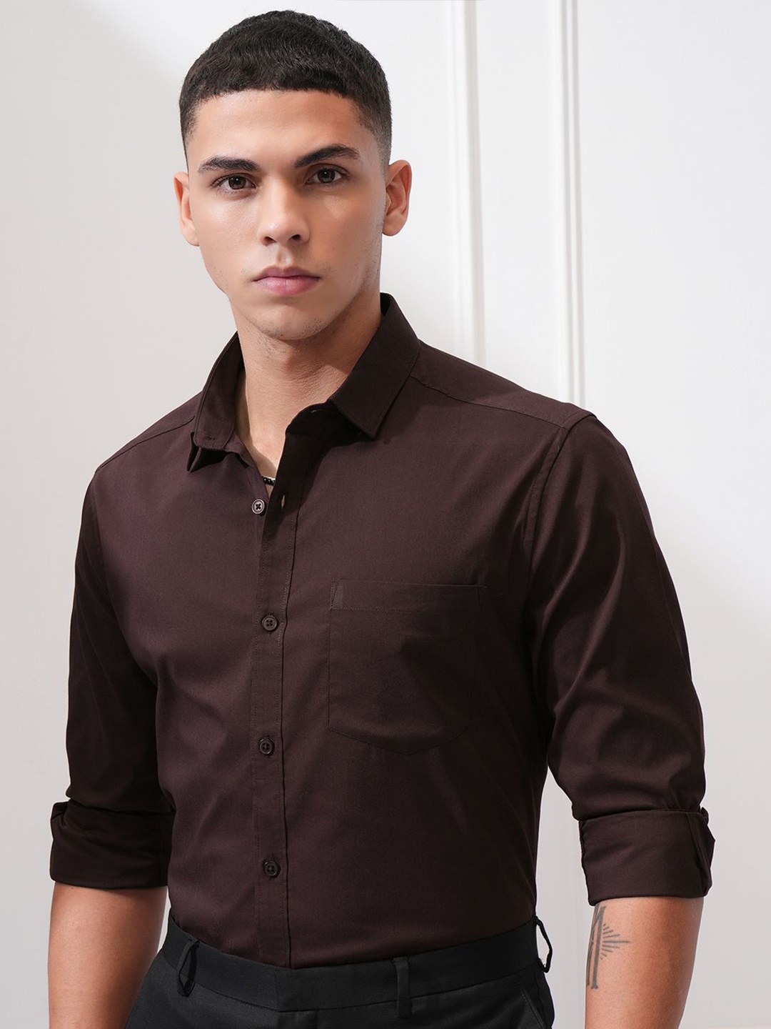 

Highlander Men Solid Formal Slim Fit shirt, Burgundy