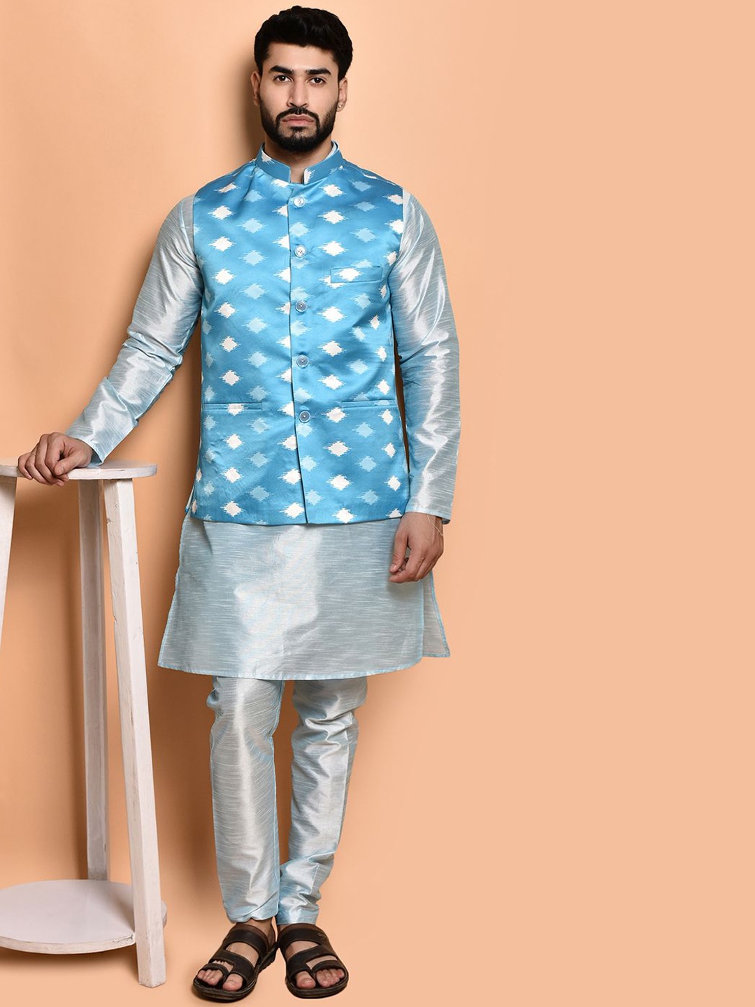 

PRINTCULTR Men Regular Pure Silk Kurta with Trousers, Blue