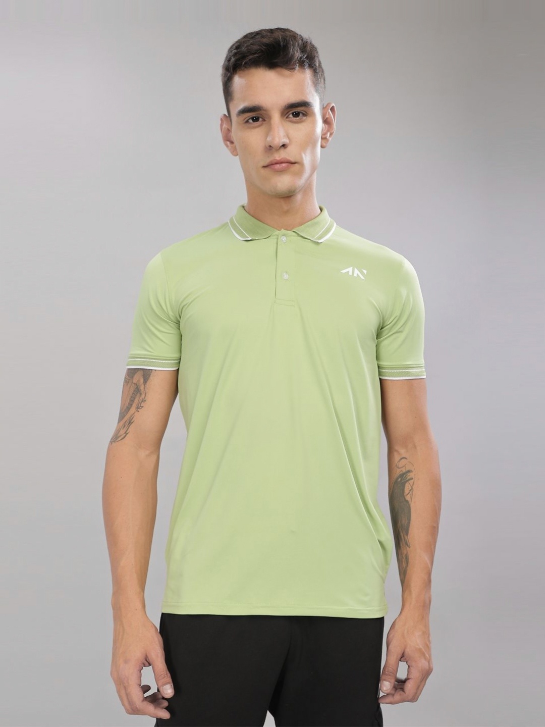 

AESTHETIC NATION Men Solid Polo Collar T-shirt, Green